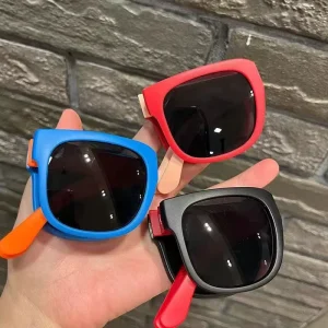 Factory Price Kids Sunglasses Fashionable UV400 Carton Eyewear Candy Color Sunglasses for Boys and Girls