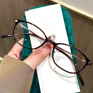 Fashion Tea Color Small Frame Reading Glasses for Women Ins High end Ultra light HD Anti blue Light Glasses for Elderly