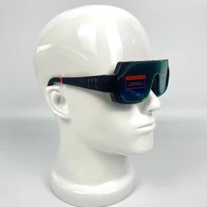 Fashionable protective glasses can well protect the eyes and are suitable for industrial use