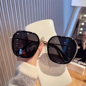 Full Frame Polarized Large Frame Sunglasses for Women with UV Protection