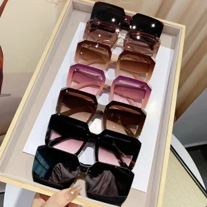 High end Personality Fashion Sunglasses square Frame Classic Trend Anti ultraviolet Sunglasses Anti glare