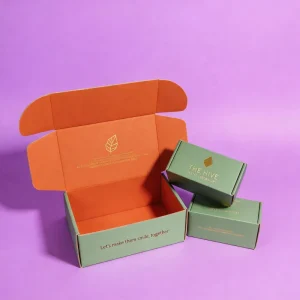 Luxury Custom Corrugated Mailer Boxes with Embossing & Gold Foil Print Eco Friendly Sponge Lined Packaging for Cosmetic Use