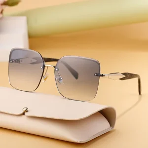 Men’s Large-Frame Non-Polarized Sunglasses with UV400 Protection for Driving