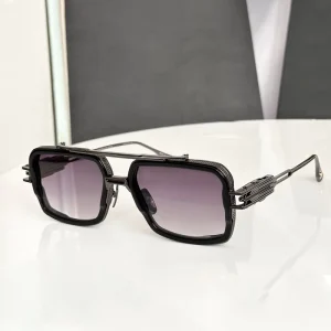 Metal Square Sunglasses with Gradient Lenses for Men and Women