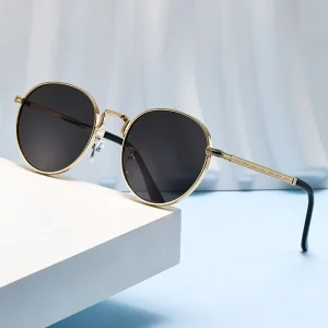 New Internet Celebrity Sunglasses Hot Men’s and Women’s Square Oval Sunglasses Personalized Anti ultraviolet Glasses