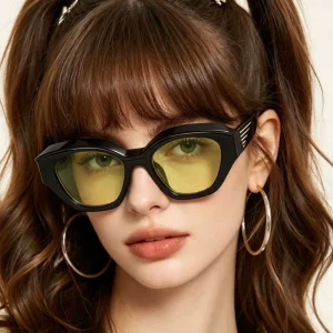 New Small Cat Eyes Sunglasses Stylish Women Sexy Fashion Candy Color Sunglasses Cute Eyewear for Girl Party Beach Activities