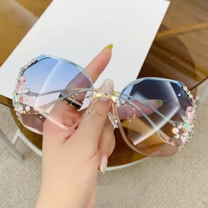 New Trending Fashion Luxury Rhinestone Shades Lunette De Soleil Sun Glasses Women Diamond Sunglasses for Ladies