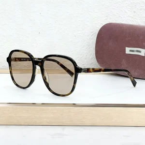 Plain Full-Rim Glasses with Solid-Color Frames for Men and Women