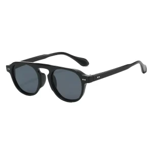 Retro Round-Frame TR90 Sunglasses with UV400 Protection, TAC Lenses, Metal Studs, and Street Photography Style