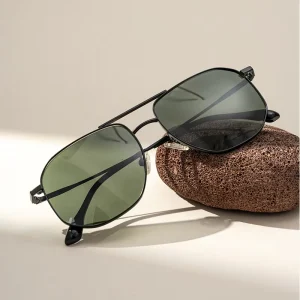 Retro Square Sunglasses UV400 Protective Polarized Lenses Retro Fashion Gender Neutral Sunglasses