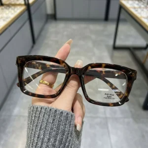 Square-Frame Anti-Blue-Light Reading Glasses, Unisex, Transparent Lenses