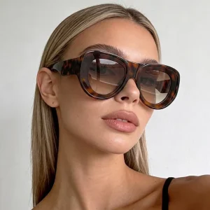 Trending Retro Oversized Women Sunglasses with Custom Logo OEM ODM UV Protection Classic Design Sunglasses Unisex