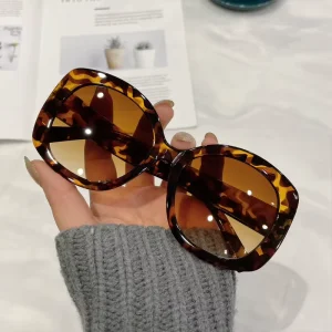 Unisex Black Retro Sunglasses UV400 Protection Model 5283