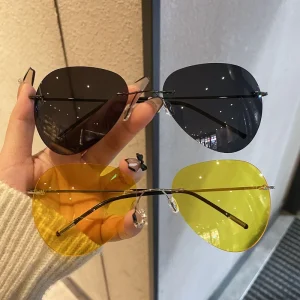 Unisex Photochromic Eyewear Polarized Sport Sunglasses for Driving with PC Plastic Frame and Lens