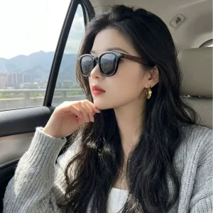 Vintage Influencer UV400 Full Rim Square Sunglasses for Unisex Trendy Lightweight Fashion Outdoor Driving Shades