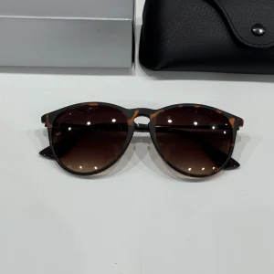 Woman Fashion Polarized Sunglasses Lightweight Durable Sports Eyewear UV400 for Outdoor Traveling