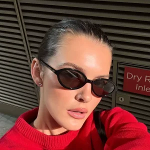 Women’s Oval Retro Sunglasses with Plastic Frames